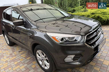 Позашляховик / Кросовер Ford Escape 2019 в 