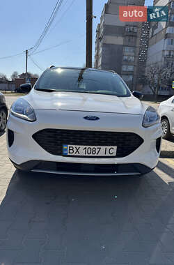 Внедорожник / Кроссовер Ford Escape 2020 в 