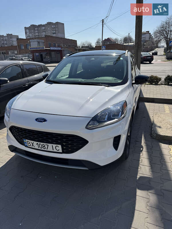 Внедорожник / Кроссовер Ford Escape 2020 в Хмельницком