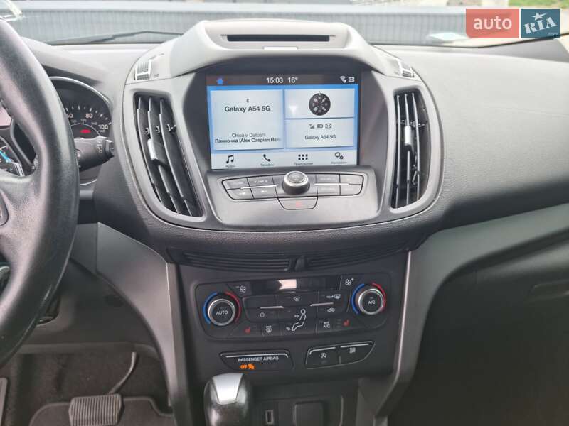 Внедорожник / Кроссовер Ford Escape 2017 в Новоукраинке