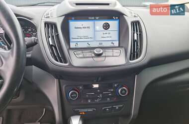 Внедорожник / Кроссовер Ford Escape 2017 в 