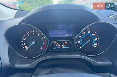 Позашляховик / Кросовер Ford Escape 2015 в 