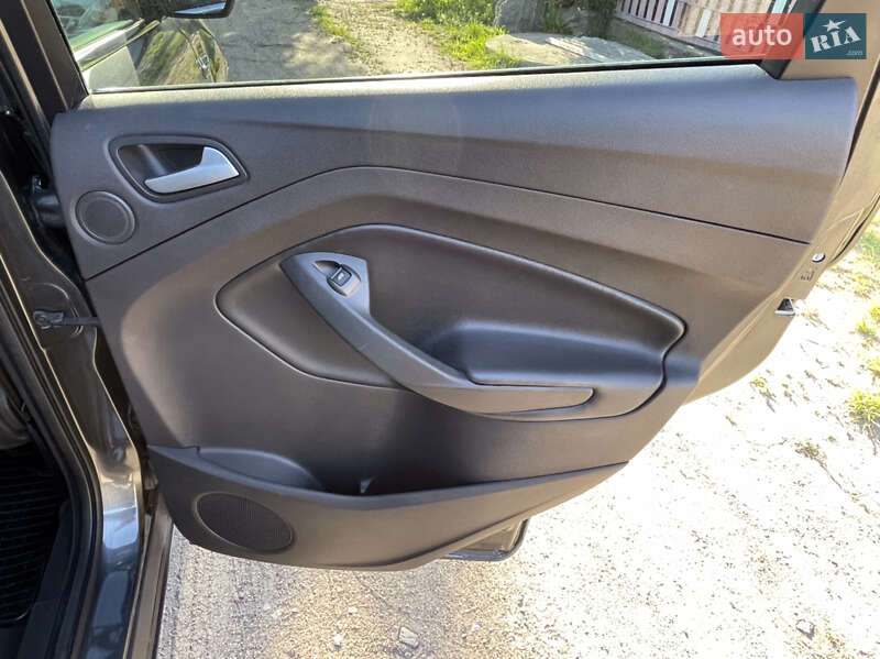 Внедорожник / Кроссовер Ford Escape 2016 в Гайвороне