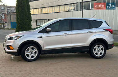 Внедорожник / Кроссовер Ford Escape 2019 в 