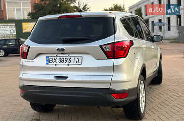 Внедорожник / Кроссовер Ford Escape 2019 в 