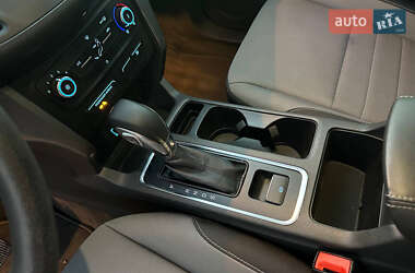 Внедорожник / Кроссовер Ford Escape 2019 в 