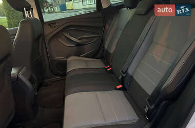 Внедорожник / Кроссовер Ford Escape 2019 в 