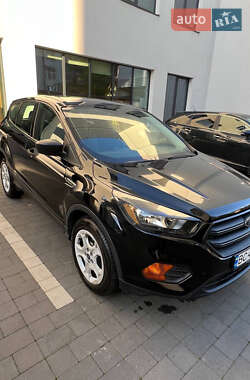 Внедорожник / Кроссовер Ford Escape 2018 в 