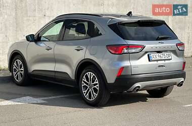 Позашляховик / Кросовер Ford Escape 2022 в 