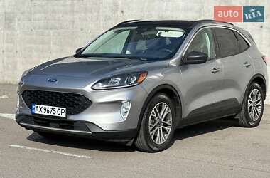 Позашляховик / Кросовер Ford Escape 2022 в 