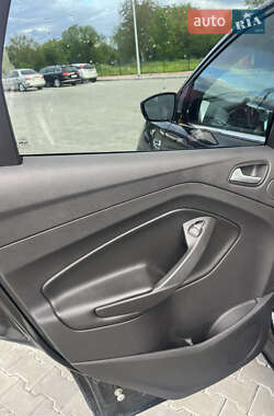 Внедорожник / Кроссовер Ford Escape 2013 в 