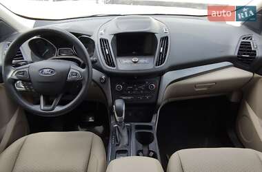 Внедорожник / Кроссовер Ford Escape 2019 в 