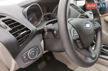 Внедорожник / Кроссовер Ford Escape 2019 в 