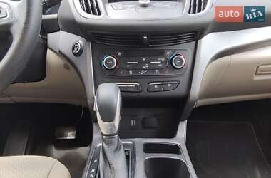 Внедорожник / Кроссовер Ford Escape 2019 в 