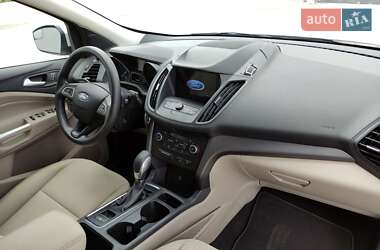 Внедорожник / Кроссовер Ford Escape 2019 в 