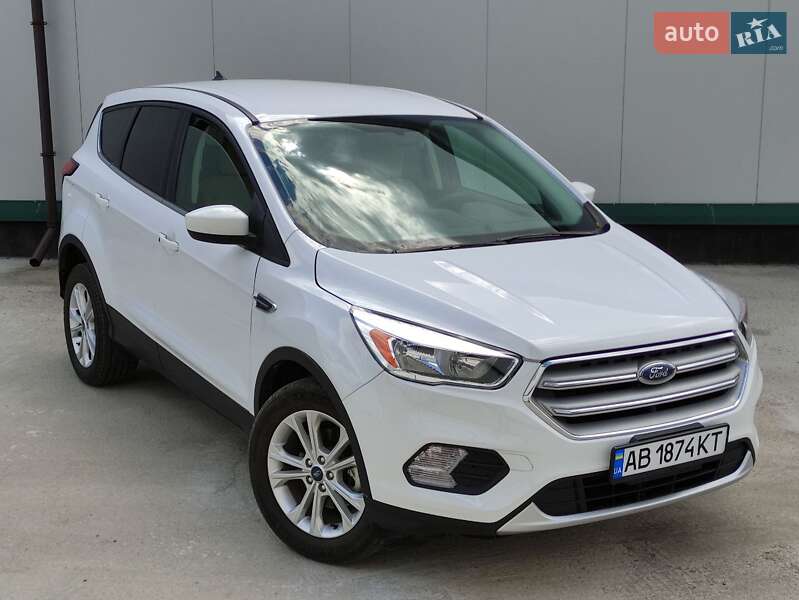 Внедорожник / Кроссовер Ford Escape 2019 в 
