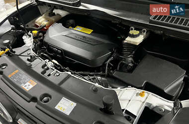 Внедорожник / Кроссовер Ford Escape 2012 в 
