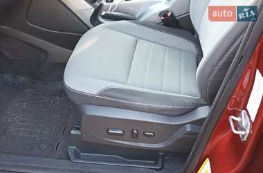 Позашляховик / Кросовер Ford Escape 2015 в 