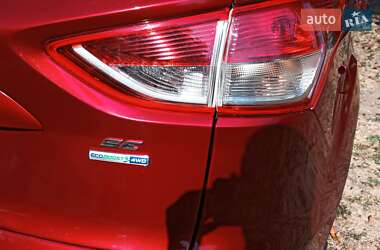 Позашляховик / Кросовер Ford Escape 2015 в 