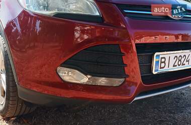 Позашляховик / Кросовер Ford Escape 2015 в 
