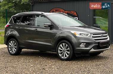 Внедорожник / Кроссовер Ford Escape 2017 в 