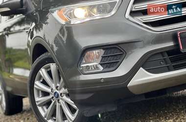 Внедорожник / Кроссовер Ford Escape 2017 в 