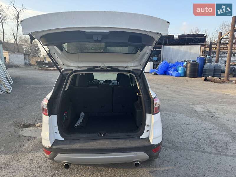 Внедорожник / Кроссовер Ford Escape 2017 в Кривом Роге фото 6 Внедорожник / Кроссовер Ford Escape 2017 в Кривом Роге