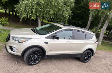 Внедорожник / Кроссовер Ford Escape 2016 в 