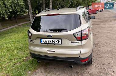 Внедорожник / Кроссовер Ford Escape 2016 в 