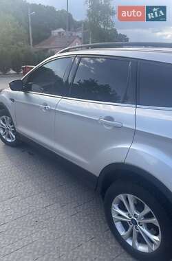 Внедорожник / Кроссовер Ford Escape 2019 в 