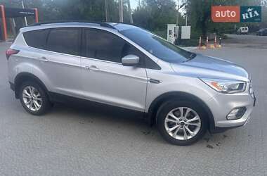 Внедорожник / Кроссовер Ford Escape 2019 в 