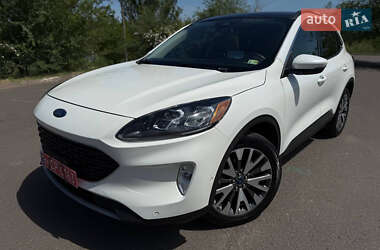 Внедорожник / Кроссовер Ford Escape 2020 в 