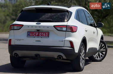 Внедорожник / Кроссовер Ford Escape 2020 в 