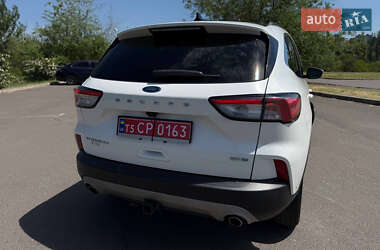 Внедорожник / Кроссовер Ford Escape 2020 в 