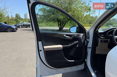 Внедорожник / Кроссовер Ford Escape 2020 в 