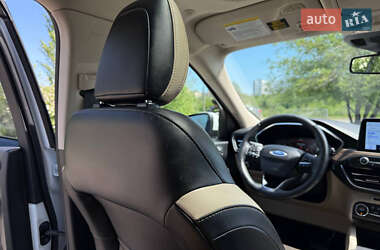 Внедорожник / Кроссовер Ford Escape 2020 в 