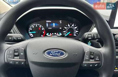 Внедорожник / Кроссовер Ford Escape 2019 в 