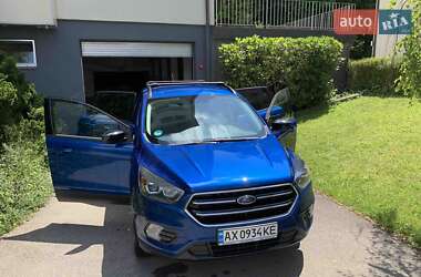 Позашляховик / Кросовер Ford Escape 2017 в 