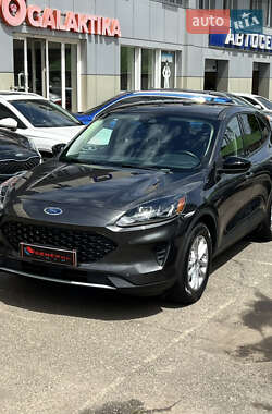 Внедорожник / Кроссовер Ford Escape 2020 в 