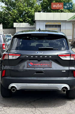 Внедорожник / Кроссовер Ford Escape 2020 в 