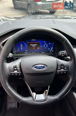 Внедорожник / Кроссовер Ford Escape 2020 в 
