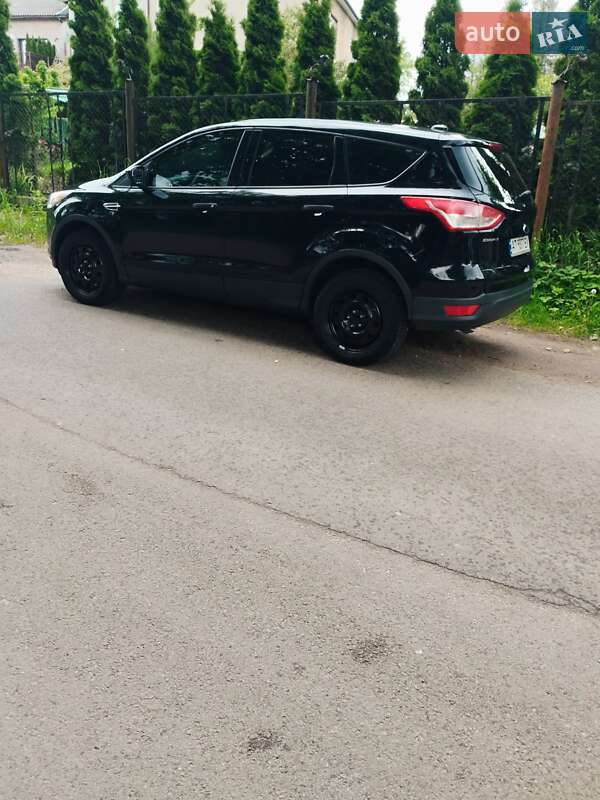 Внедорожник / Кроссовер Ford Escape 2015 в Ивано-Франковске