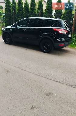Внедорожник / Кроссовер Ford Escape 2015 в 