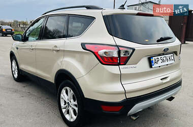Внедорожник / Кроссовер Ford Escape 2018 в 