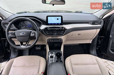 Внедорожник / Кроссовер Ford Escape 2021 в 