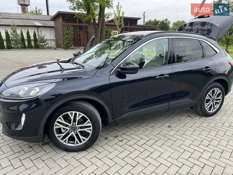 Внедорожник / Кроссовер Ford Escape 2021 в 