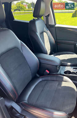 Внедорожник / Кроссовер Ford Escape 2022 в 