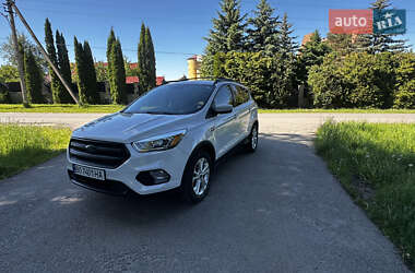 Позашляховик / Кросовер Ford Escape 2017 в Тернополі