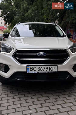 Внедорожник / Кроссовер Ford Escape 2017 в Львове