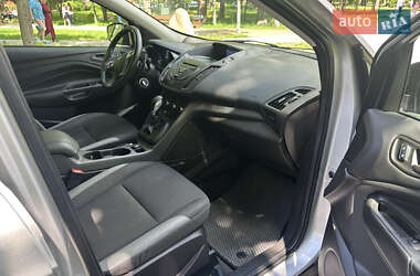 Внедорожник / Кроссовер Ford Escape 2014 в 